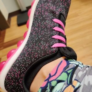 Elastic Shoelaces